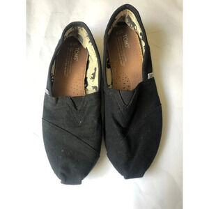 Tom's women’s classic Flat slip on shoes W7.5